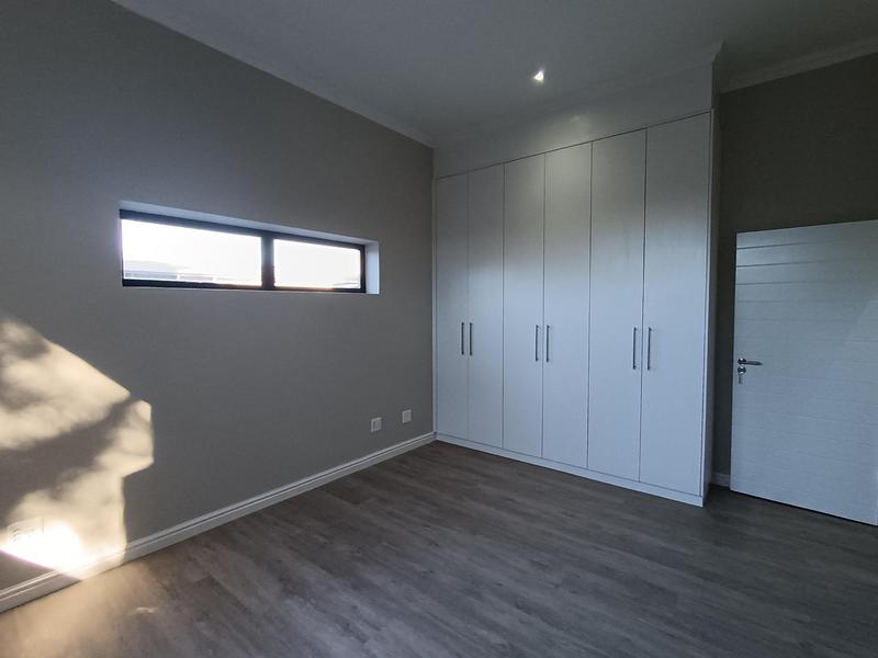 To Let 2 Bedroom Property for Rent in Kraaibosch Park Western Cape